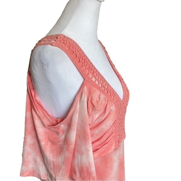 Venus Cold Shoulder Hilo Blouse - Picture 5 of 14